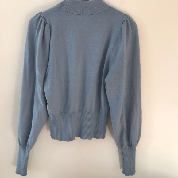 Express balloon sleeve mock neck top - Picture 4 of 4